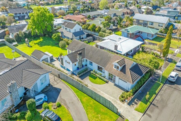 Photo of property in 35 Lincoln Terrace, Hokowhitu, Palmerston North, 4410