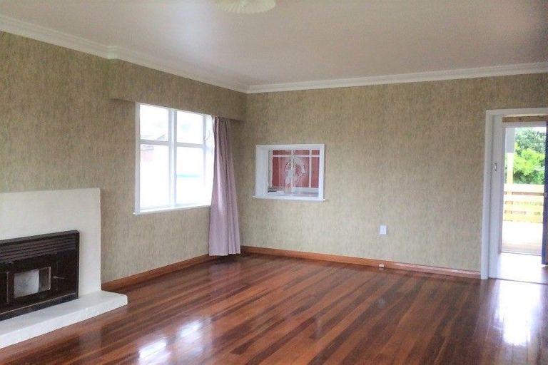 Photo of property in 3 Graham Street, Levin, 5510