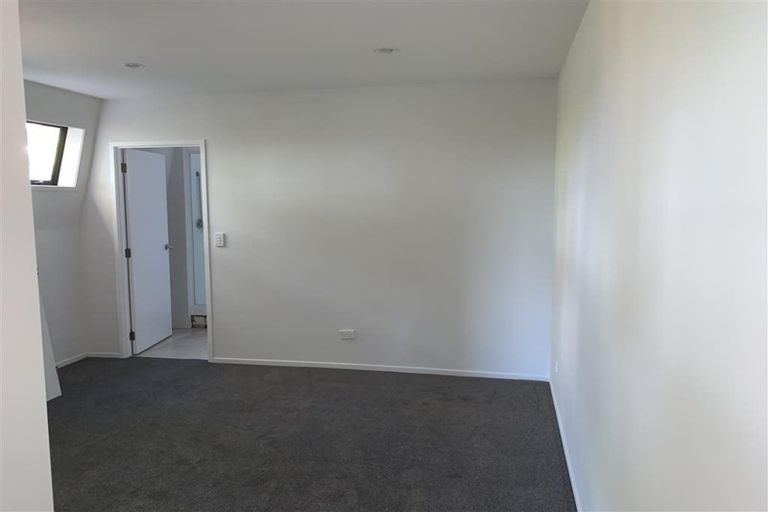 Photo of property in 23 James Paige Lane, Riverhead, Albany, 0793