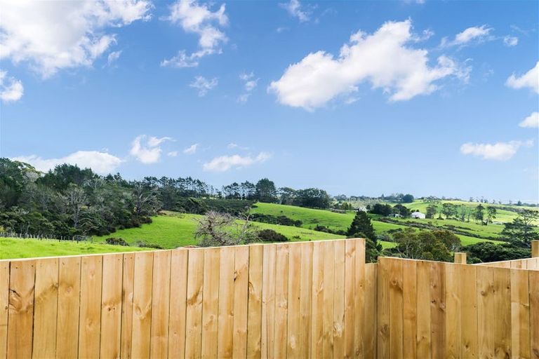 Photo of property in 34 Morus Road, Massey, Auckland, 0614