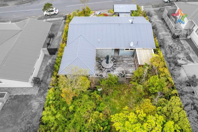 Photo of property in 64 Oakleigh Street, Maungaraki, Lower Hutt, 5010