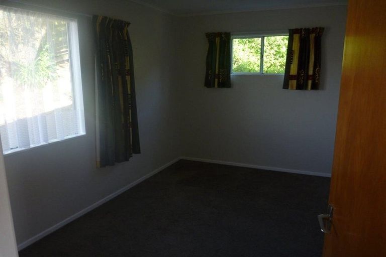 Photo of property in 68 Gloaming Hill, Titahi Bay, Porirua, 5022