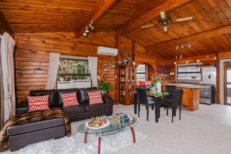 Photo of property in 9 Rewa Street, New Lynn, Auckland, 0600