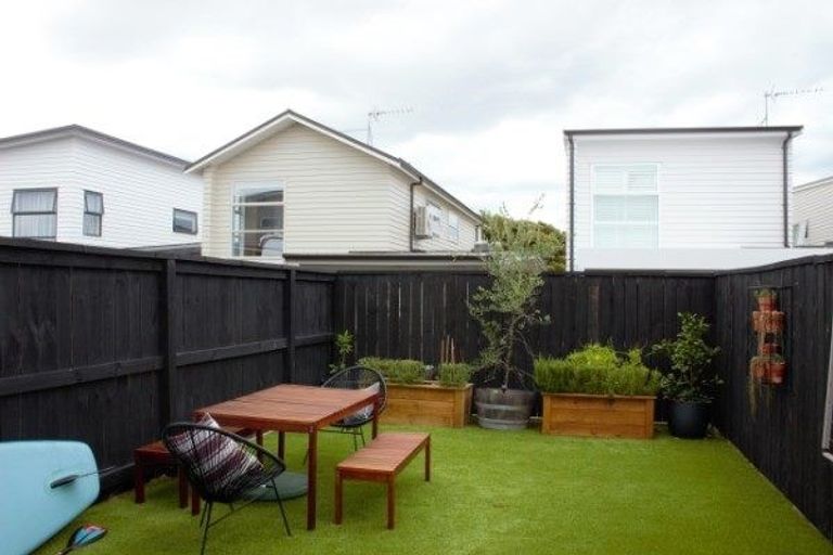 Photo of property in 27 Spotted Dove Road, Hobsonville, Auckland, 0616