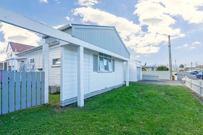 Photo of property in 131 Bath Street, Levin, 5510