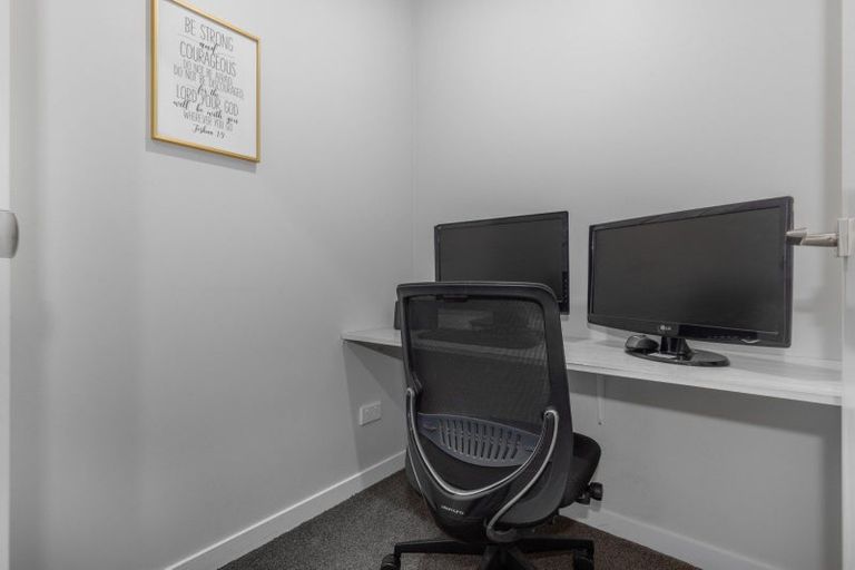 Photo of property in 41 Karearea Avenue, Kenepuru, Porirua, 5022