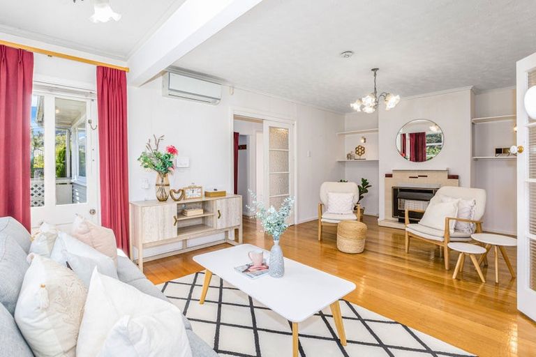 Photo of property in 45a Oxford Street, Tawa, Wellington, 5028