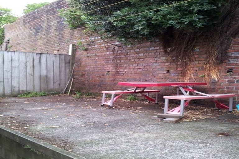 Photo of property in 6-8 Rolleston Street, Mount Cook, Wellington, 6021