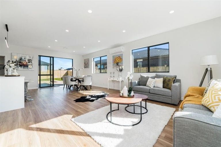 Photo of property in 28 Booker Drive, Tuakau, 2121