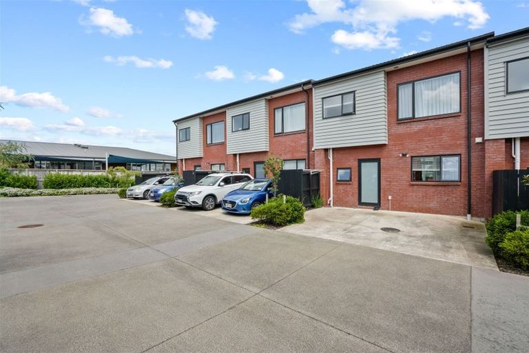 Photo of property in 6 Fermi Lane, Papakura, 2110
