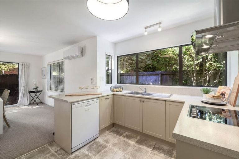 Photo of property in 1/15 Inglewood Place, Avonhead, Christchurch, 8042