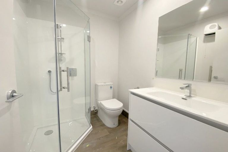 Photo of property in 2/9 Marlene Avenue, Te Atatu South, Auckland, 0610