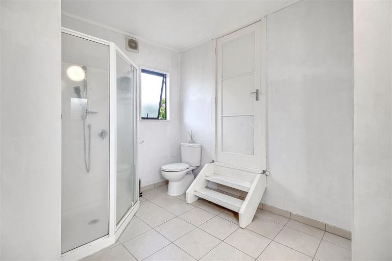 Photo of property in 7 Kaweka Street, New Lynn, Auckland, 0600