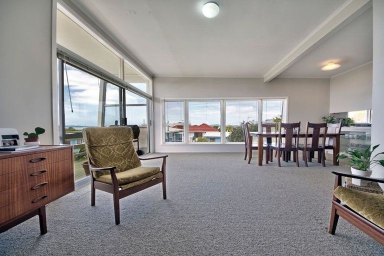 Photo of property in 121 Mcleod Road, Te Atatu South, Auckland, 0610