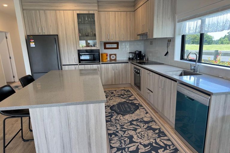 Photo of property in 115 Mutetai Road, Clarks Beach, 2122