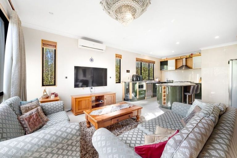 Photo of property in 6 Cherrywood Crescent, Northpark, Auckland, 2013