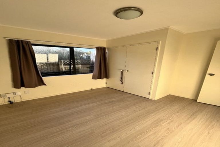 Photo of property in 2/10 Belmont Terrace, Milford, Auckland, 0620