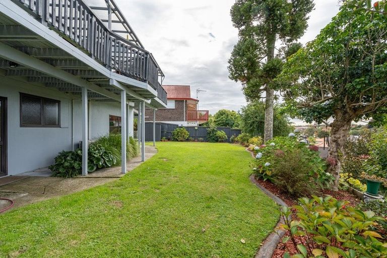 Photo of property in 13 Houhere Place, Pukete, Hamilton, 3200