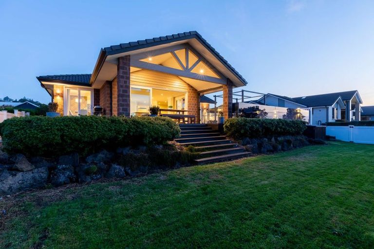 Photo of property in 14 Judith Anne Drive, Pukekohe, 2120