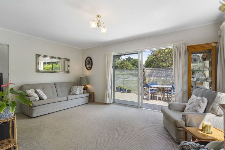 Photo of property in 71 Hartley Terrace, Massey, Auckland, 0614