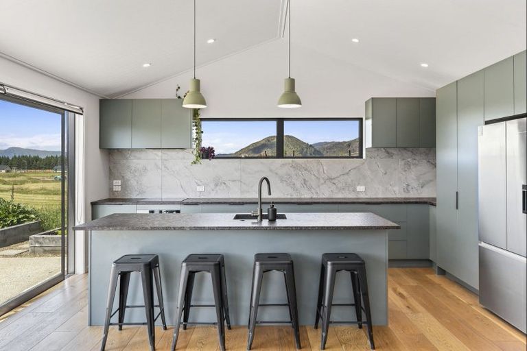 Photo of property in 9 Mcdonald Street, Wanaka, 9305