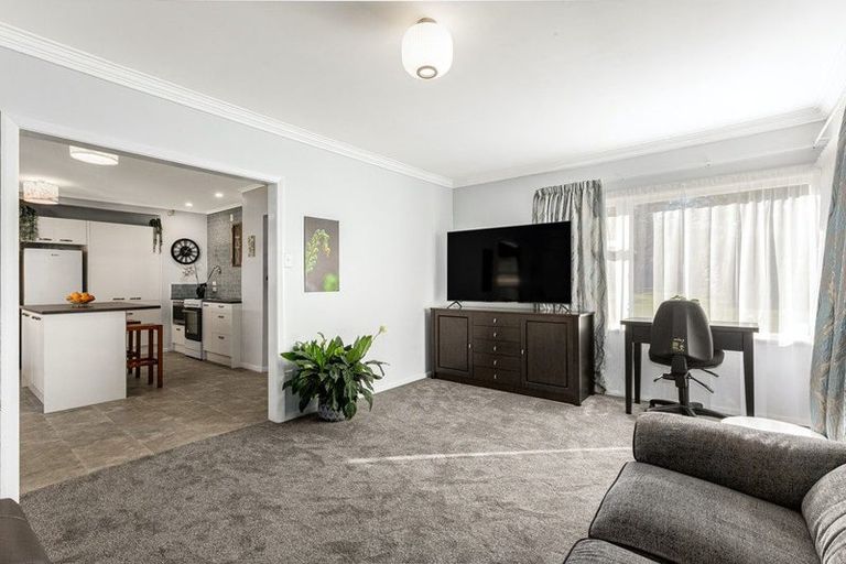 Photo of property in 106 Hine Road, Wainuiomata, Lower Hutt, 5014
