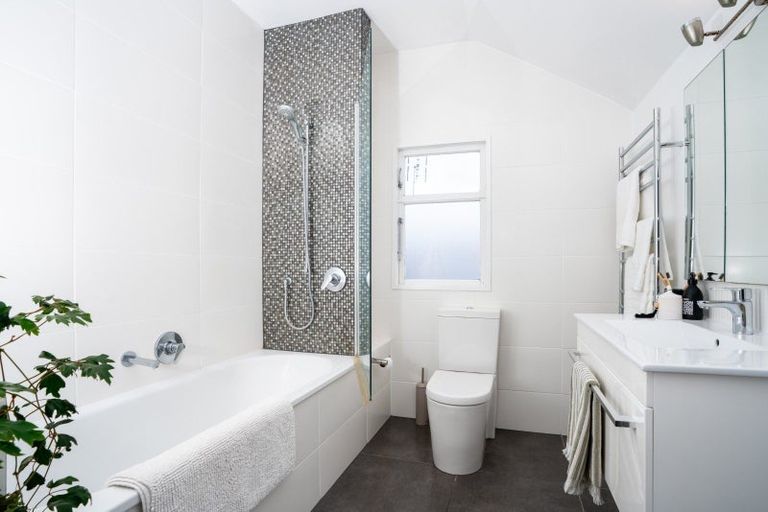 Photo of property in 73 Hataitai Road, Hataitai, Wellington, 6021