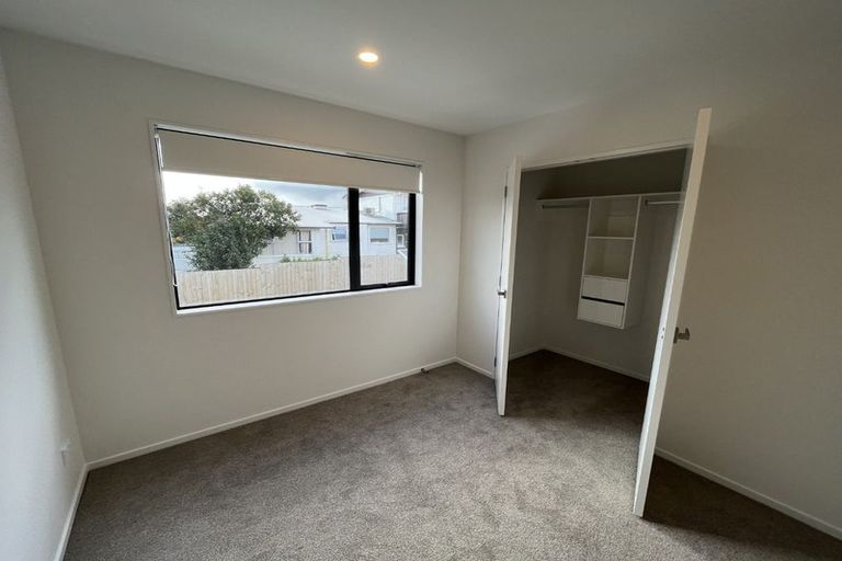 Photo of property in 7/241 Don Buck Road, Massey, Auckland, 0614