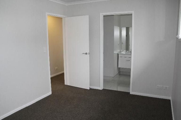 Photo of property in 56 Taikata Road, Te Atatu Peninsula, Auckland, 0610
