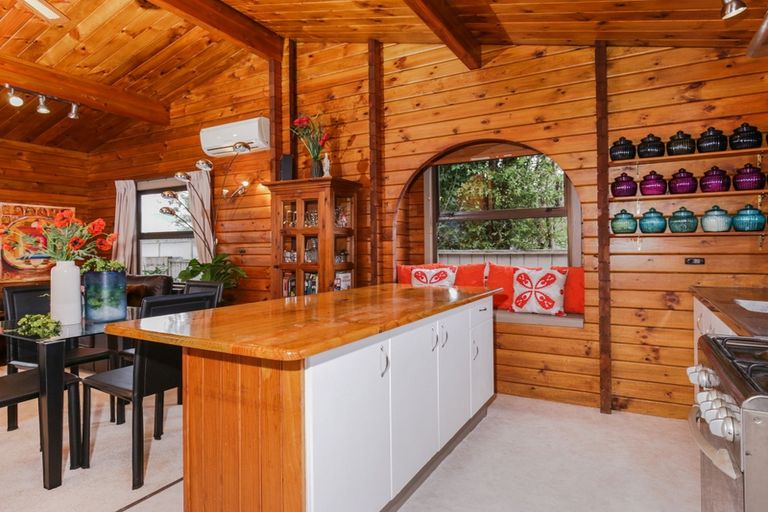 Photo of property in 9 Rewa Street, New Lynn, Auckland, 0600