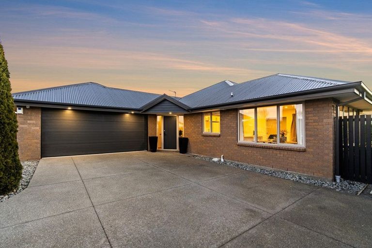 Photo of property in 6 Belgrave Close, Halswell, Christchurch, 8025