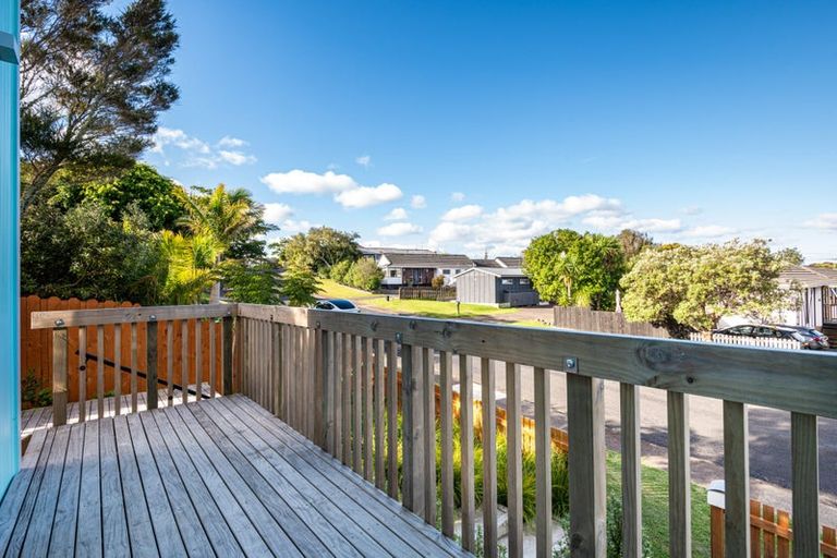 Photo of property in 15 Rosario Crescent, Red Beach, 0932