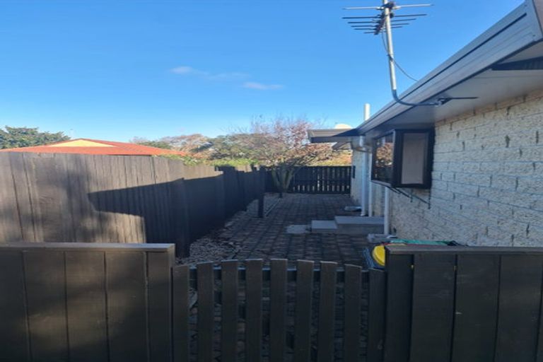 Photo of property in 128a Inwoods Close, Parklands, Christchurch, 8083