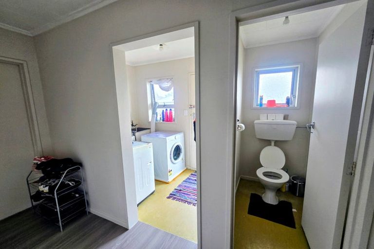 Photo of property in 3 Seddon Street, Takaro, Palmerston North, 4412