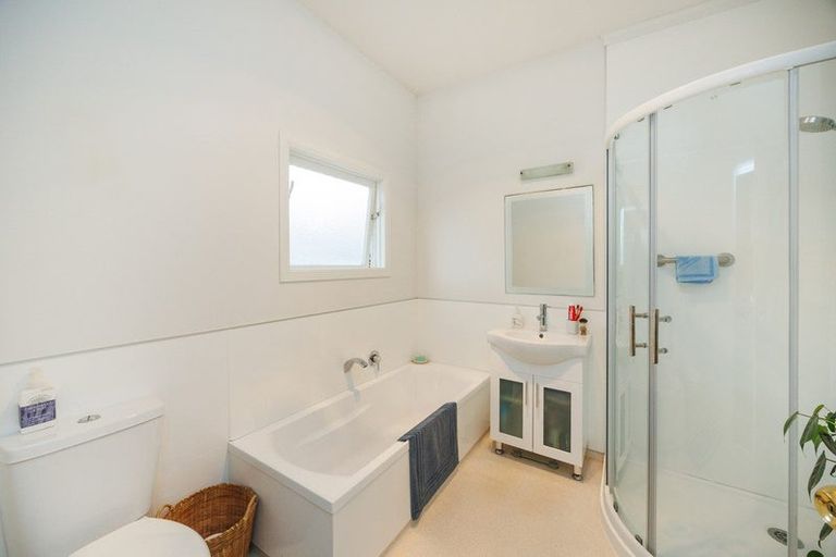 Photo of property in 21 Signal Street, Marton, 4710