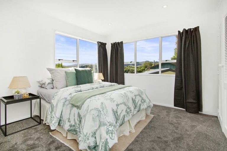 Photo of property in 18 Westhaven Drive, Tawa, Wellington, 5028