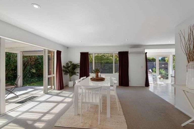 Photo of property in 2 Lewisham Park, St Albans, Christchurch, 8052