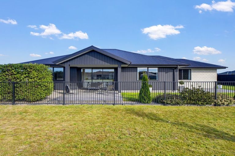 Photo of property in 33 Claremont Crescent, Amberley, 7410