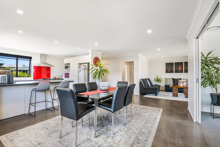 Photo of property in 8 Remana Crescent, Huapai, Kumeu, 0810