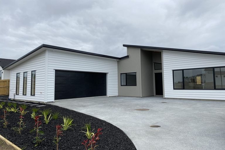 Photo of property in 40 Taikura Avenue, Red Beach, 0932