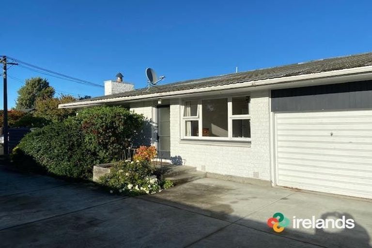 Photo of property in 4 Kyeburn Place, Avonhead, Christchurch, 8042