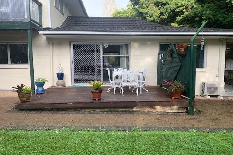 Photo of property in 41 Cron Avenue, Te Atatu South, Auckland, 0610