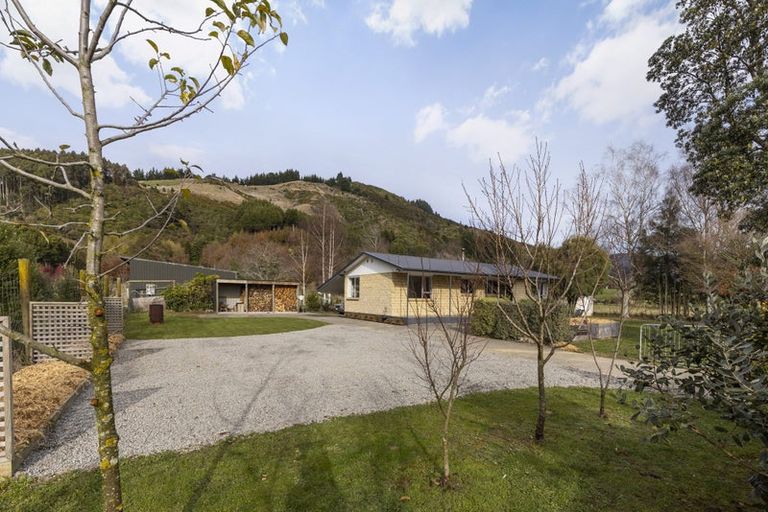 Photo of property in 1112 Queen Charlotte Drive, Linkwater, Picton, 7281