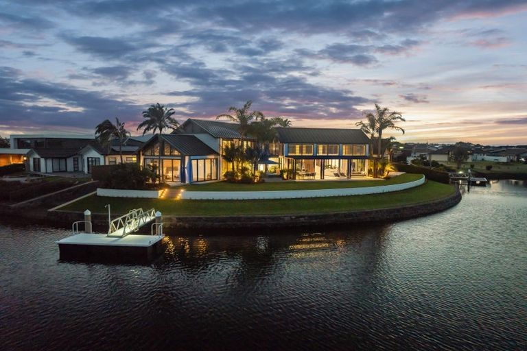 Photo of property in 3 Kuaka Grove, One Tree Point, 0118