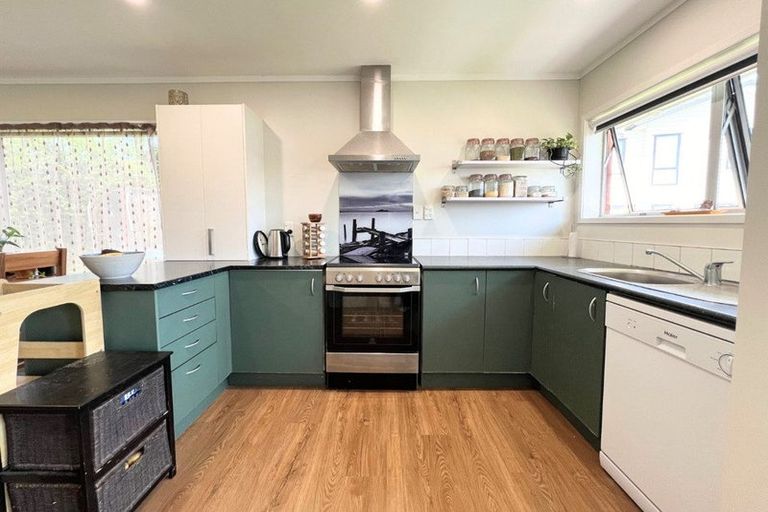 Photo of property in 2/4 Illana Place, Ranui, Auckland, 0612