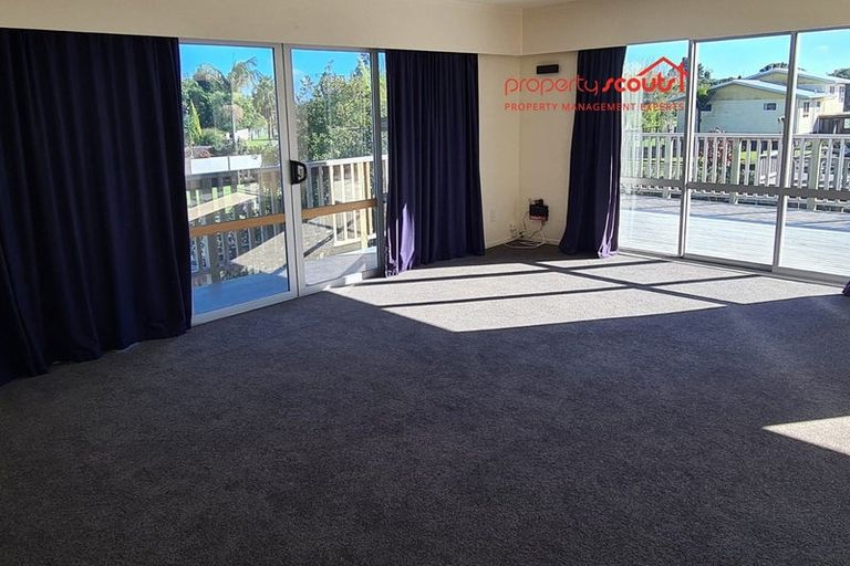 Photo of property in 15 Shearwater Street, One Tree Point, 0118