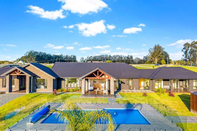 Photo of property in 1 Kaituhi Lane, Coatesville, 0793