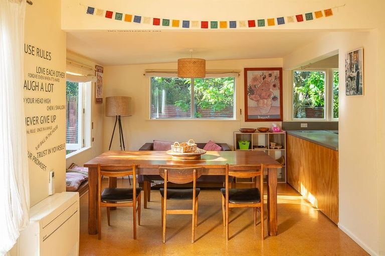 Photo of property in 174 Queens Drive, Lyall Bay, Wellington, 6022