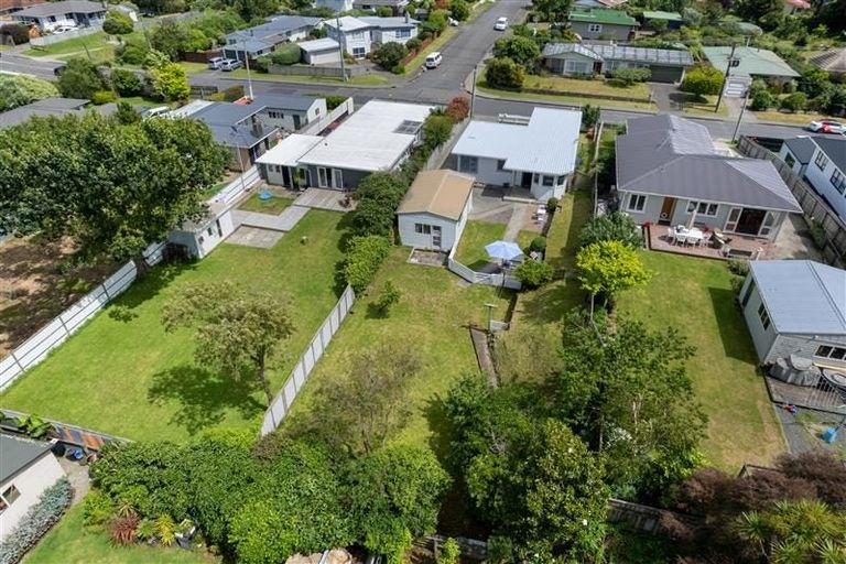 Photo of property in 36 Gray Avenue, Paraparaumu Beach, Paraparaumu, 5032