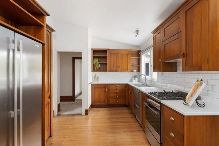 Photo of property in 34 Gordon Avenue, St Albans, Christchurch, 8014